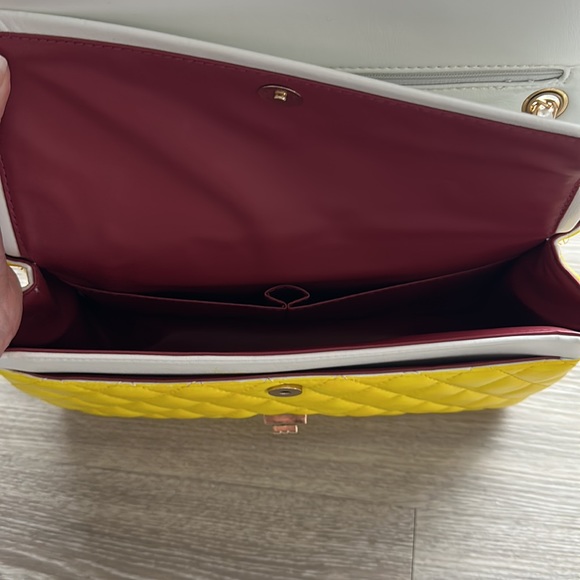 Yellow quilted leather bag - Picture 8 of 12